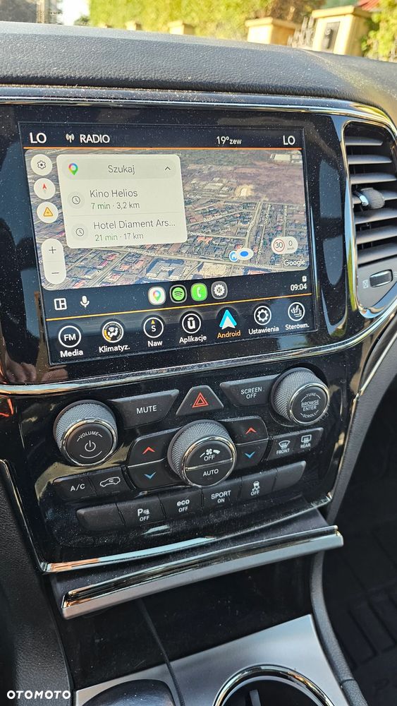 Jeep Grand Cherokee - 23