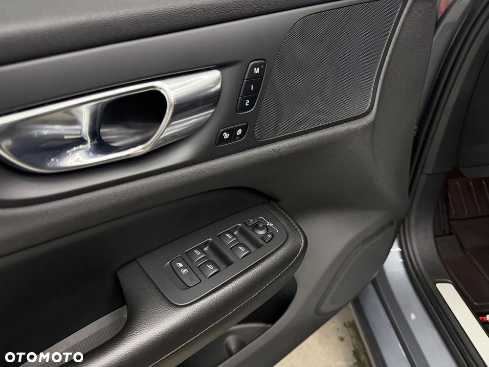 Volvo S60 T6 AWD Momentum Pro - 10