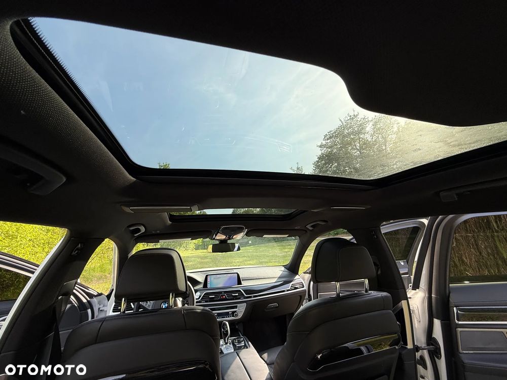BMW Seria 7 750Li xDrive sport - 29