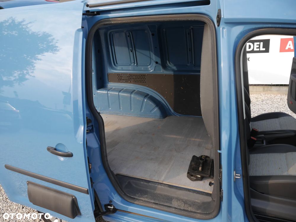 Volkswagen Caddy - 16