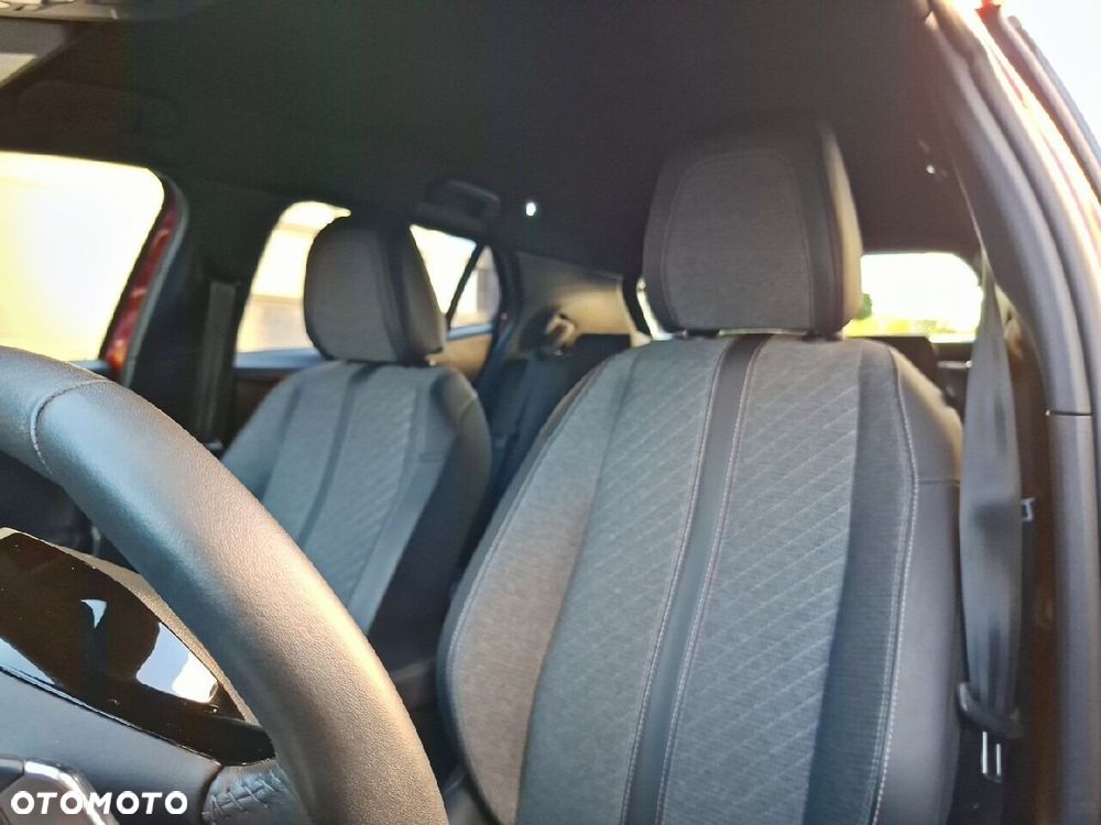 Peugeot 2008 1.2 PureTech Allure S&S EAT8 - 24