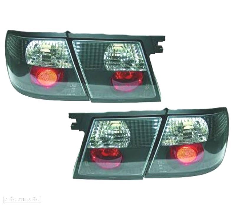 FAROLINS TRASEIROS NISSAN PRIMERA 96-99 FUNDO PRETO - 1