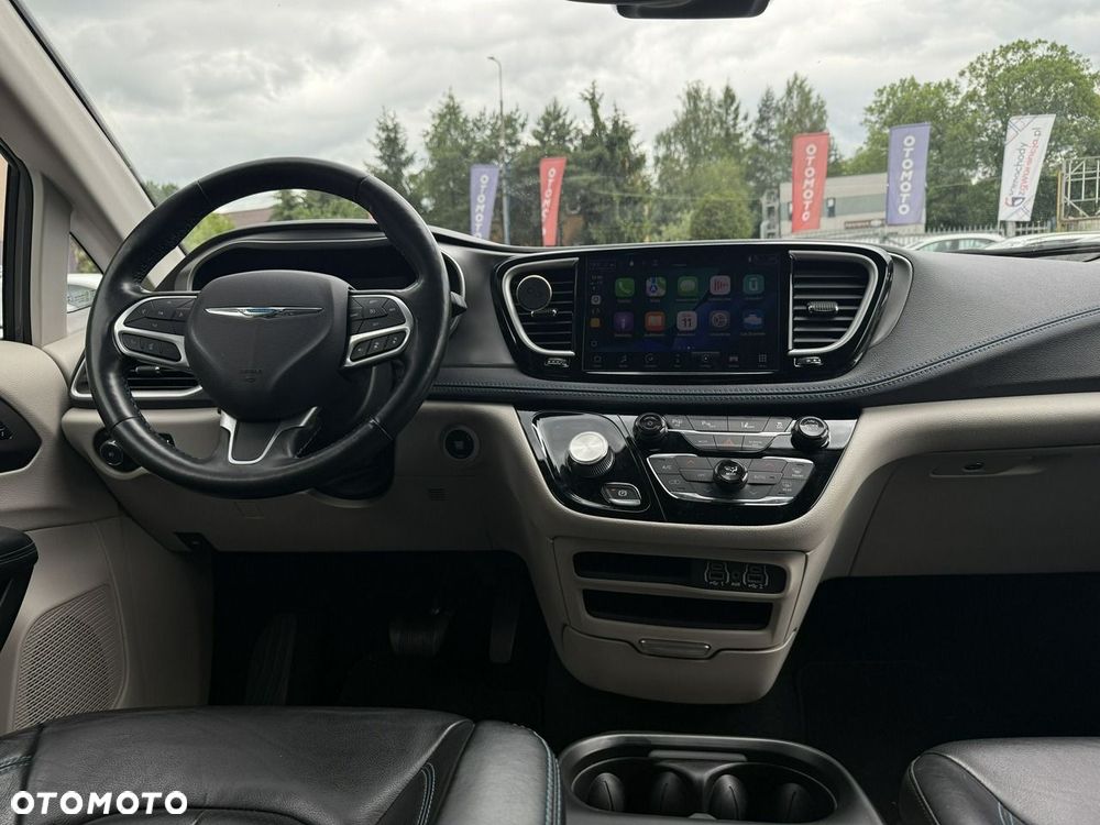 Chrysler Pacifica - 18