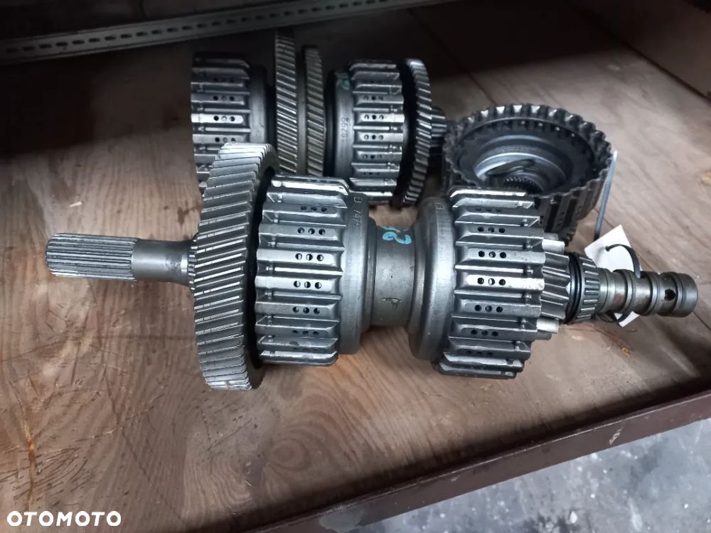 Case 5140 5130 5150 maxum kosz atak silnik zwolnice sterownik 1964762C2.1341161C2,1341098C1,1345850C1, 1345851C1,PIASTA,koło ataku,wałek,kosz rewersu,napędu,półbiegów,wom ,rozdzielacz,licznik,podnośnik,zawór,1995153C1,1995143C1,1346372C,1995262C1,A186746,144299A3,86Z,73Z,134585C2,1995393C2,19955383C2,A188035,115463A1.Case kosz sprzęgłowy biegów,wałek skrzyni 1995393C1,1995393C2,113557A1,1995208C1,5120,5140,5250,mx 90c,mx120,mx135,maccormick MTX,Maxxum wałek rewersu,półbiegów,napędu,koło zębate,przesówka,synchronizator. - 15