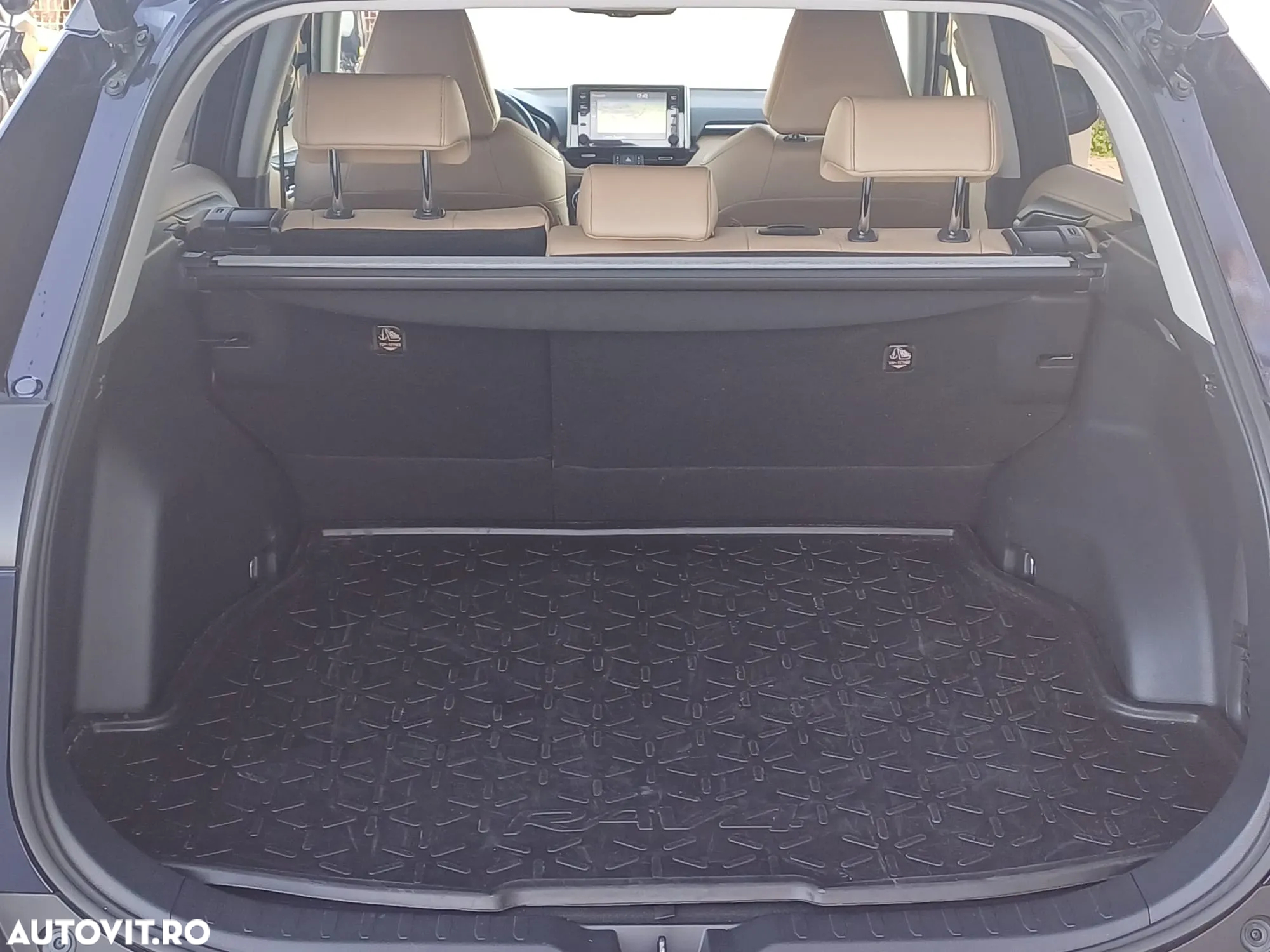 Toyota RAV4 2.5 Hybrid VVT-iE 4x4 Luxury - 6