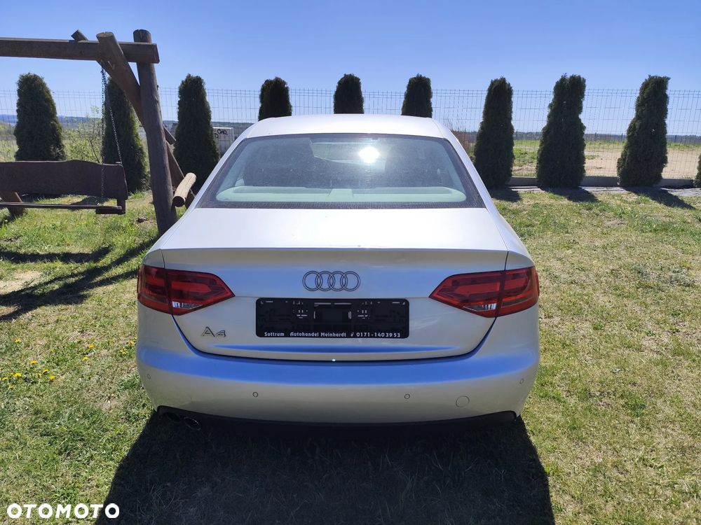 Audi A4 Limousine - 5