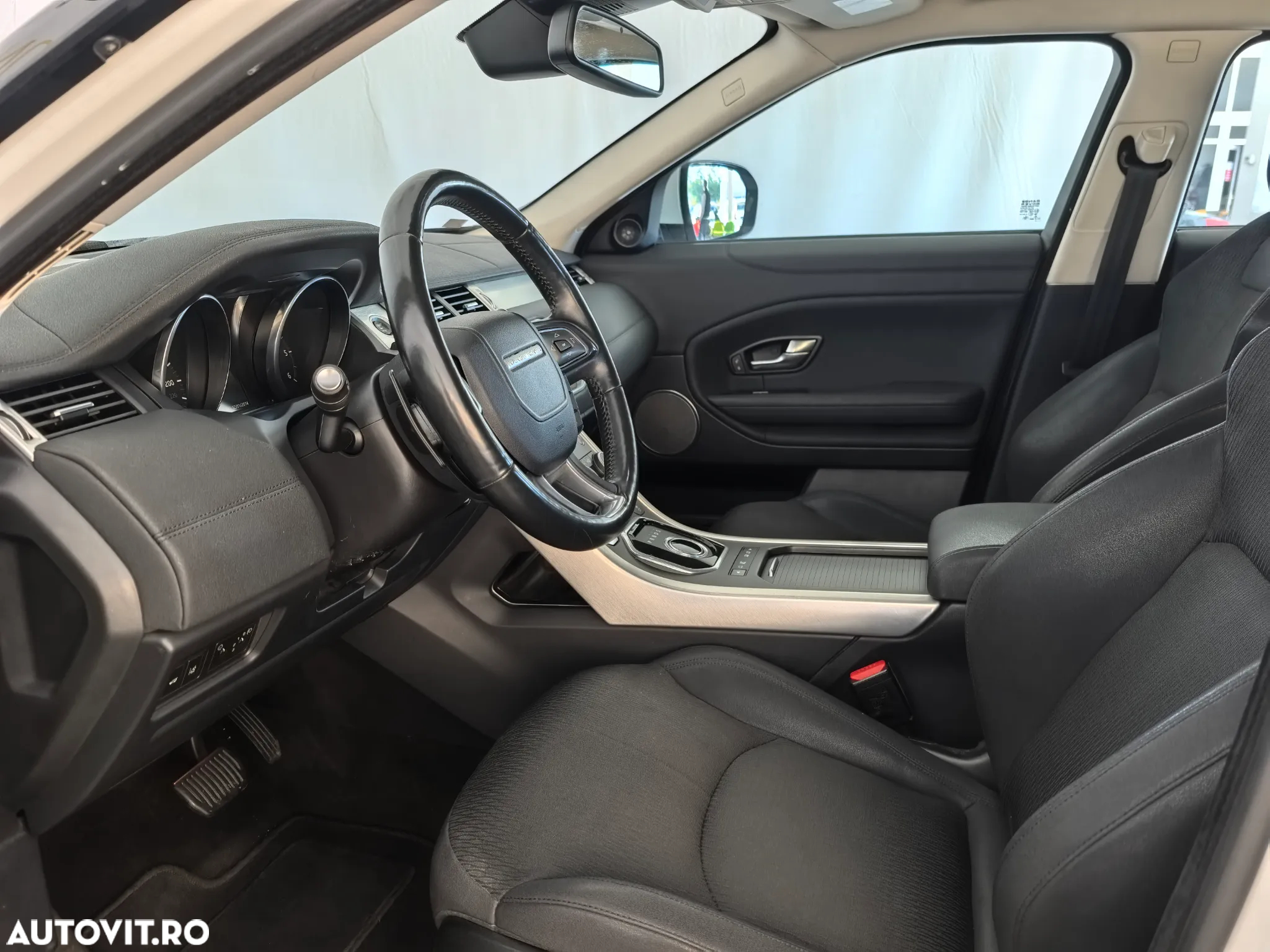 Land Rover Range Rover Evoque - 10