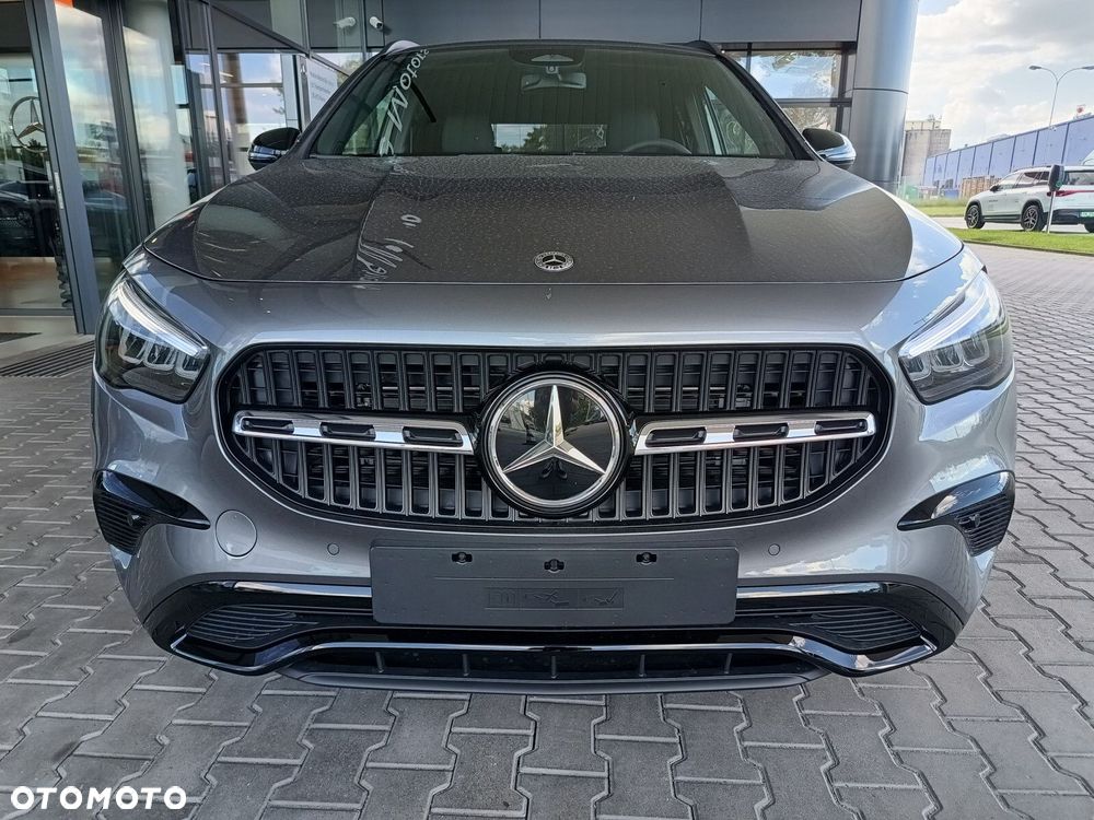 Mercedes-Benz GLA - 2