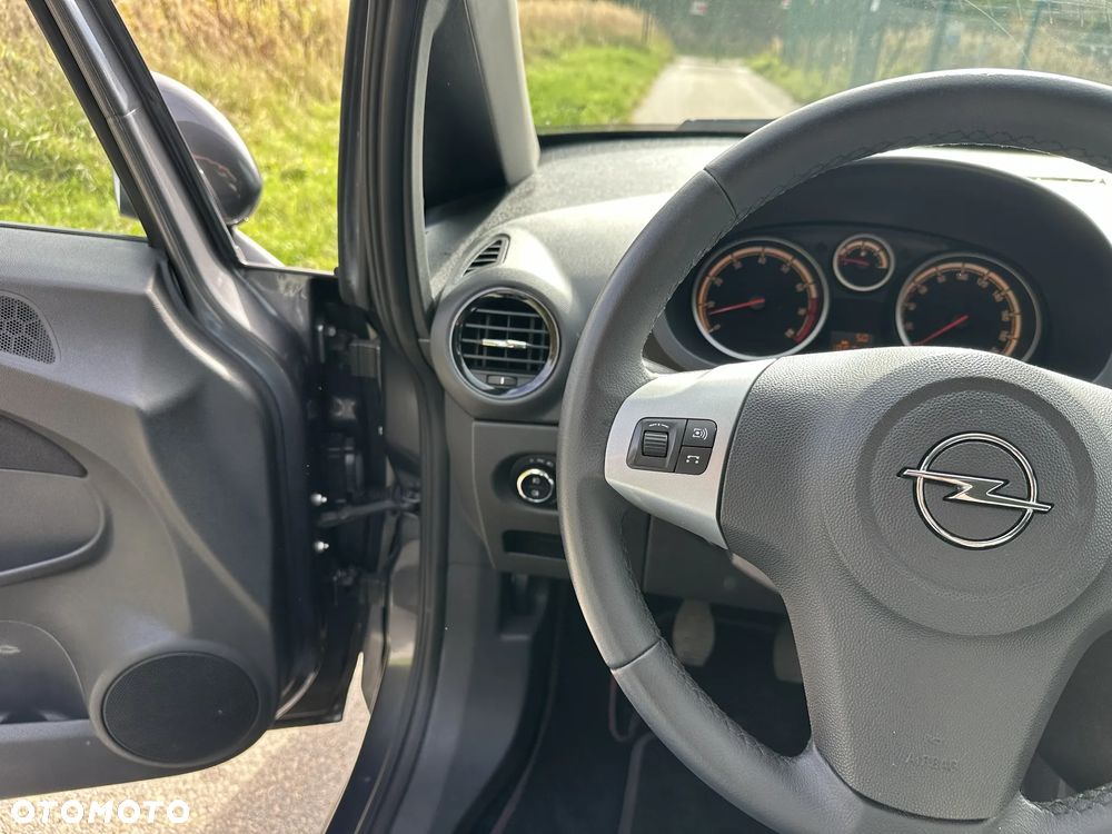 Opel Corsa 1.4 16V Satellite - 16