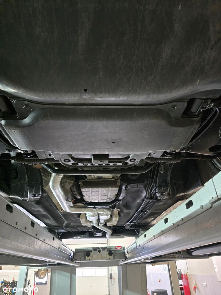 Mercedes-Benz Klasa E - 33