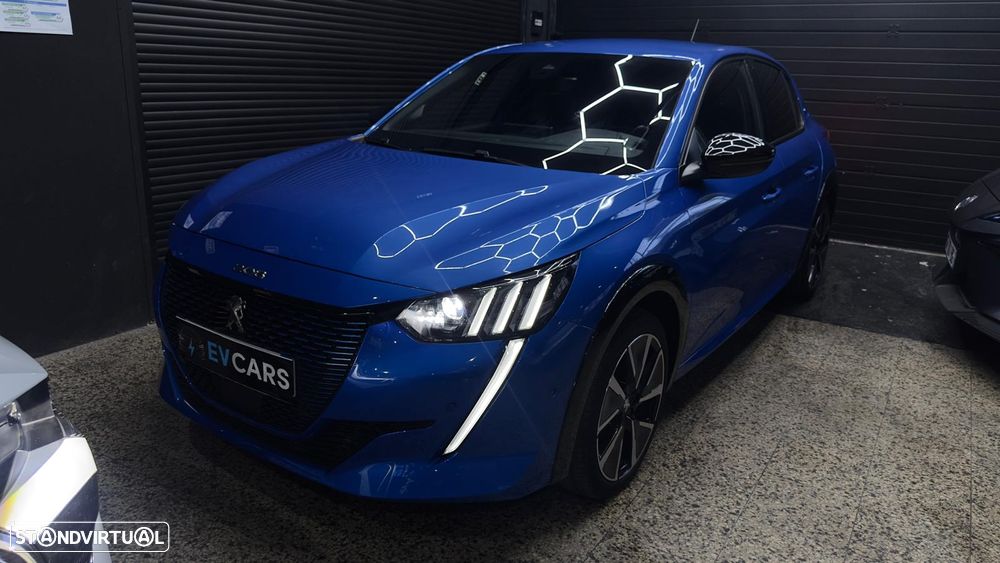 Peugeot e-208 GT - 23