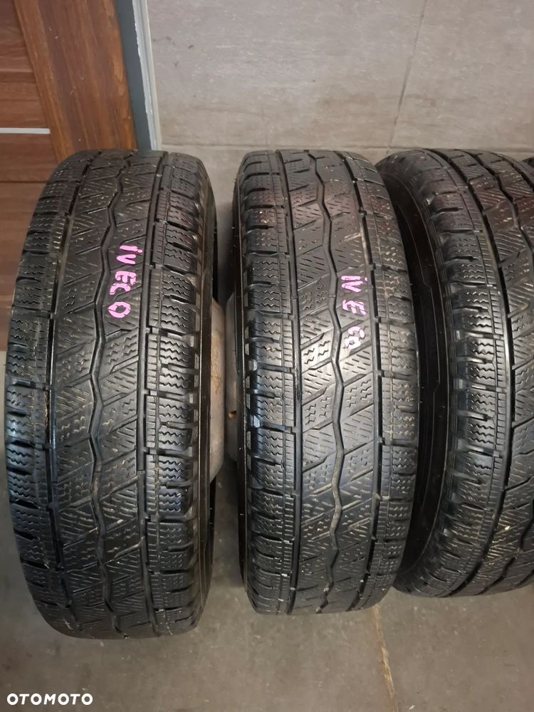 Koła 4x felgi z oponami Iveco Daily bliźniak 2016 rok opony Hankook zima 195/75/R16C bieżnik opon komplet po 5mm - 10