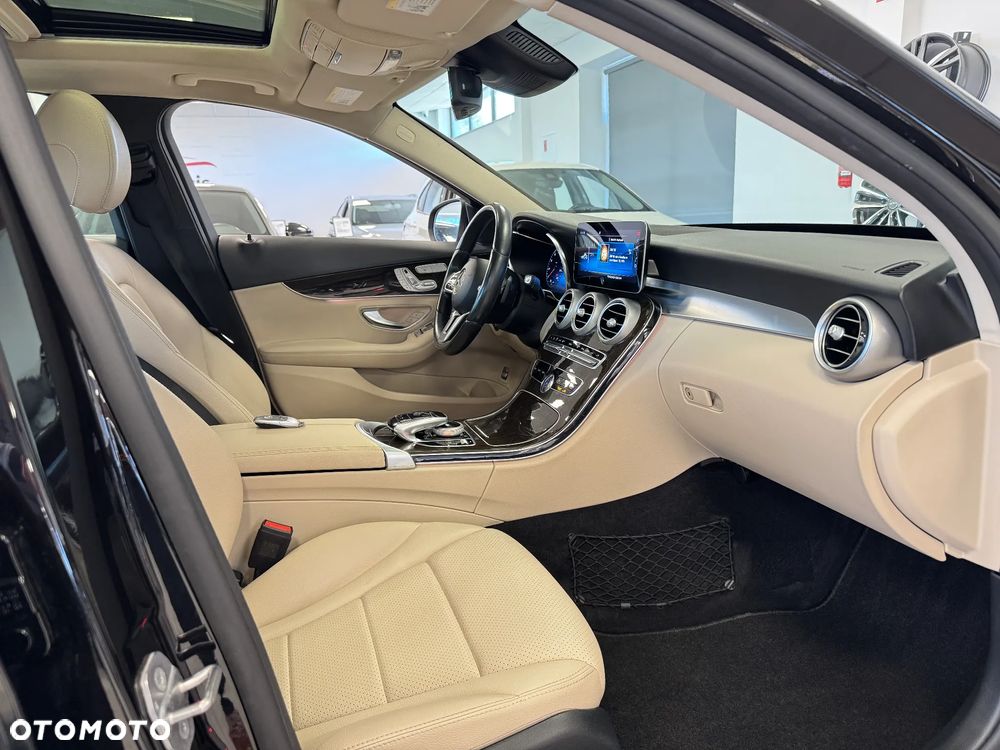 Mercedes-Benz Klasa C 400 4-Matic 7G-TRONIC - 6