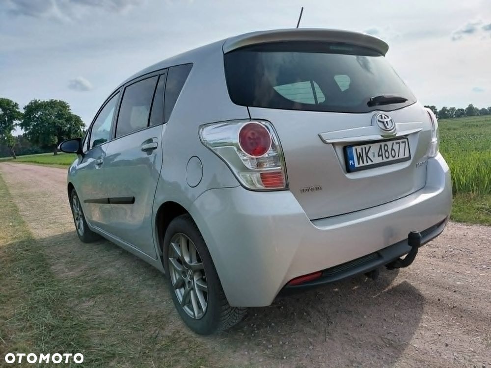 Toyota Verso 2.0 D-4D Premium - 17