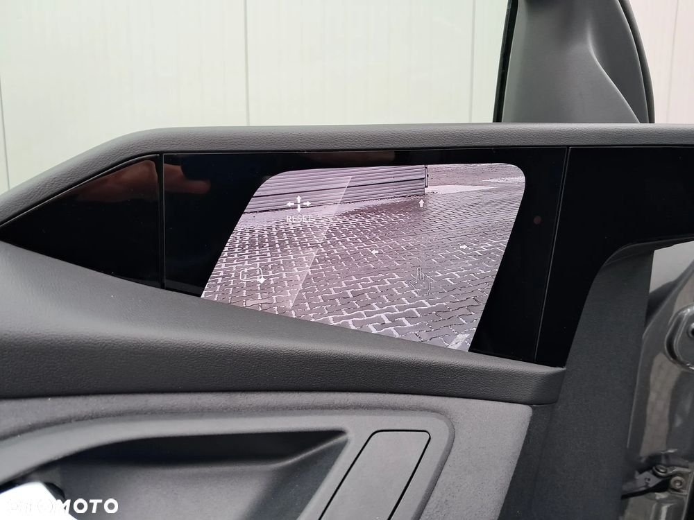 Audi A6 Avant e-tron - 12