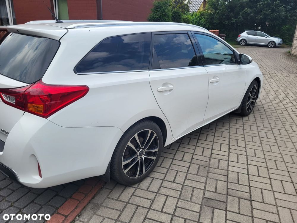 Toyota Auris - 4