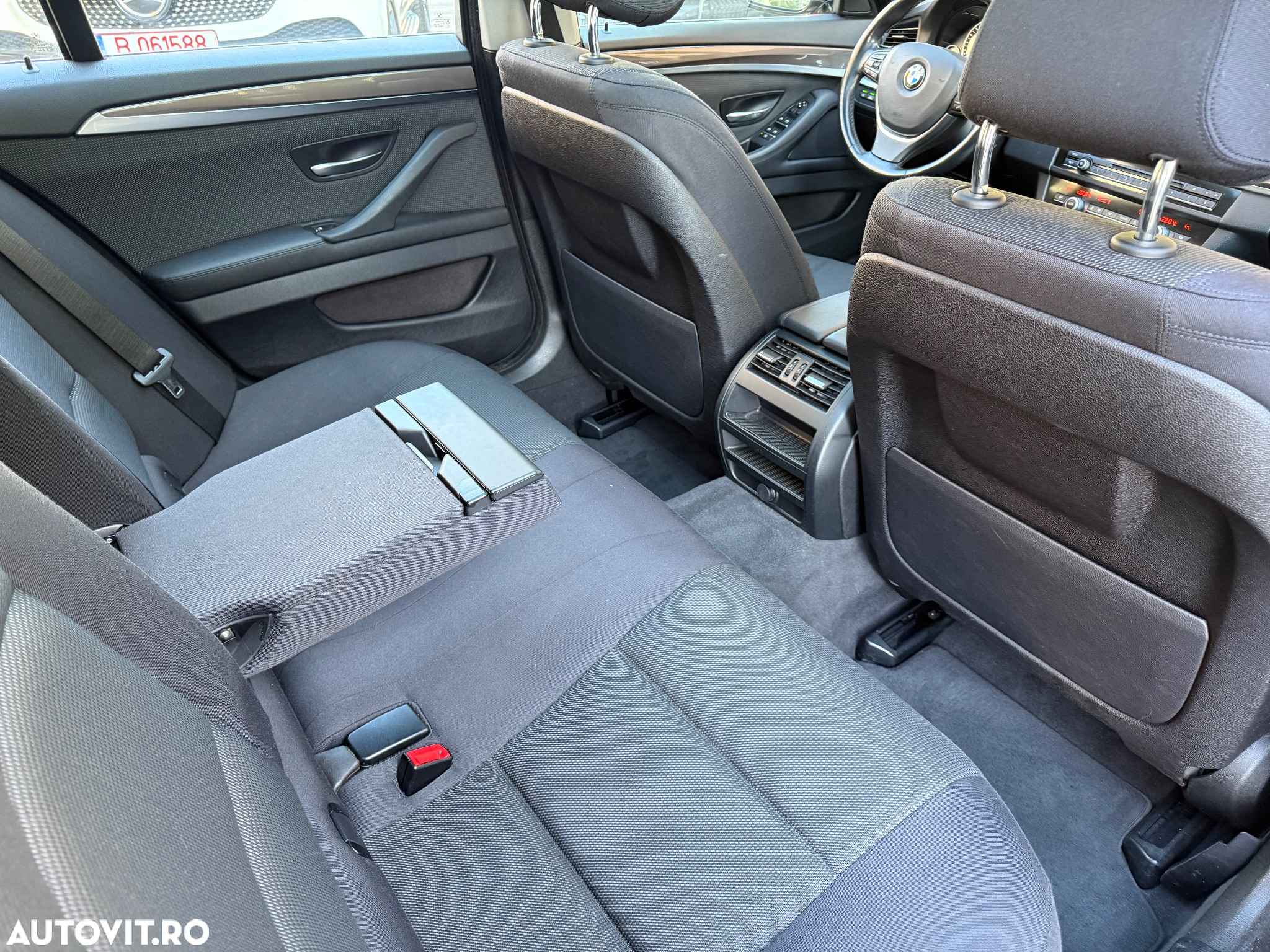 BMW Seria 5 520d Touring Aut. Modern Line - 12