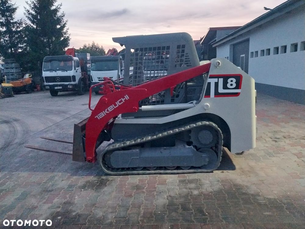 Takeuchi TL8 - 3