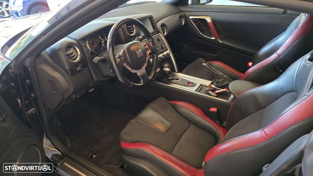 Nissan GT-R - 6
