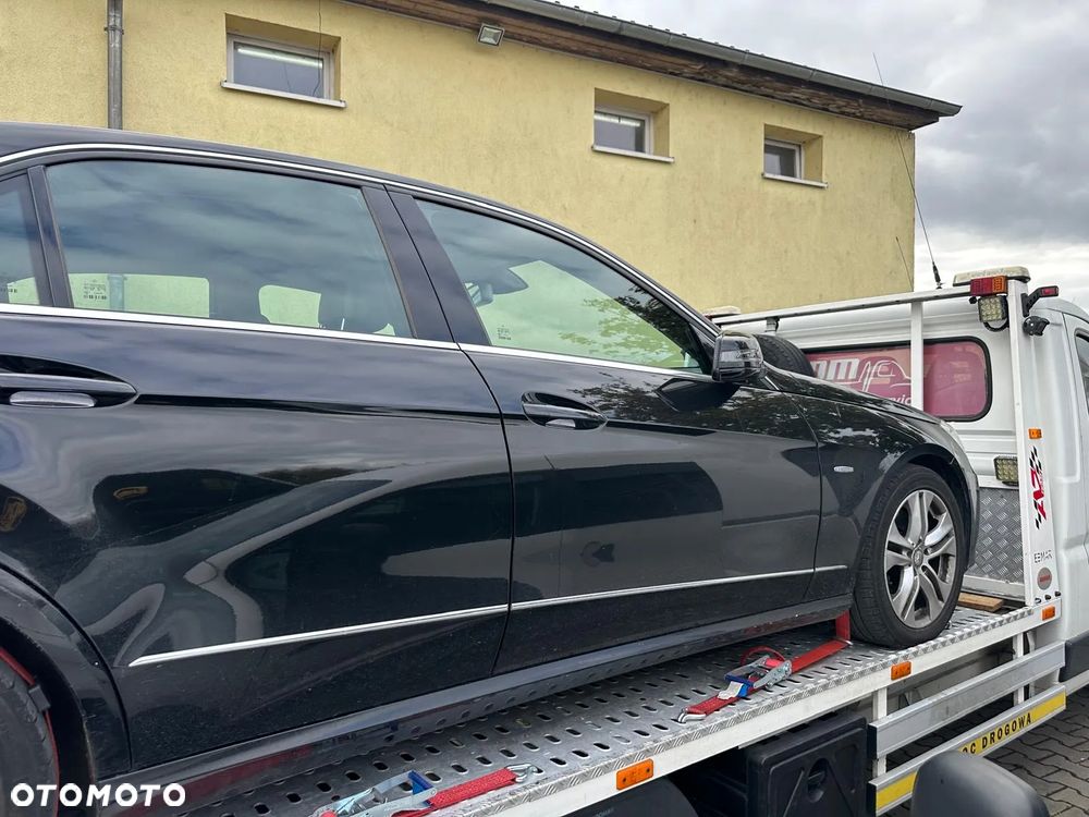 Mercedes-Benz Klasa E 250 CGI BlueEFFICIENCY Automatik Avantgarde - 24