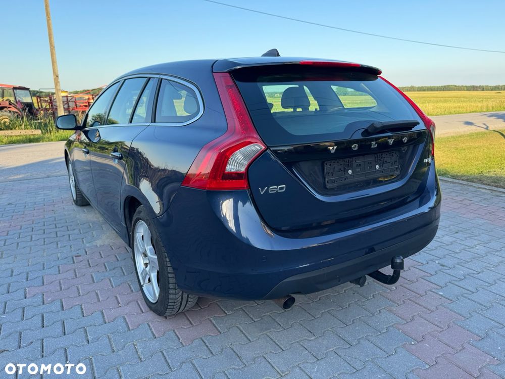 Volvo V60 D3 Momentum - 4