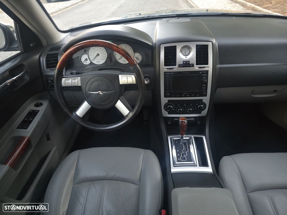 Chrysler 300 C Touring 3.0 CRD - 13