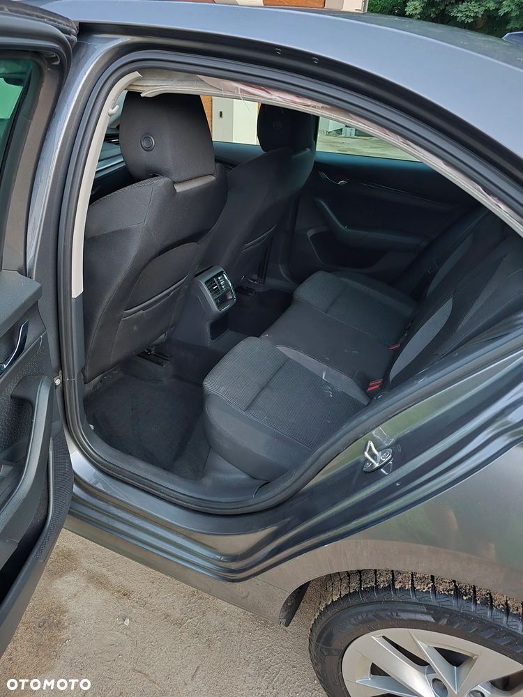Skoda Octavia 2.0 TDI Ambition DSG - 12