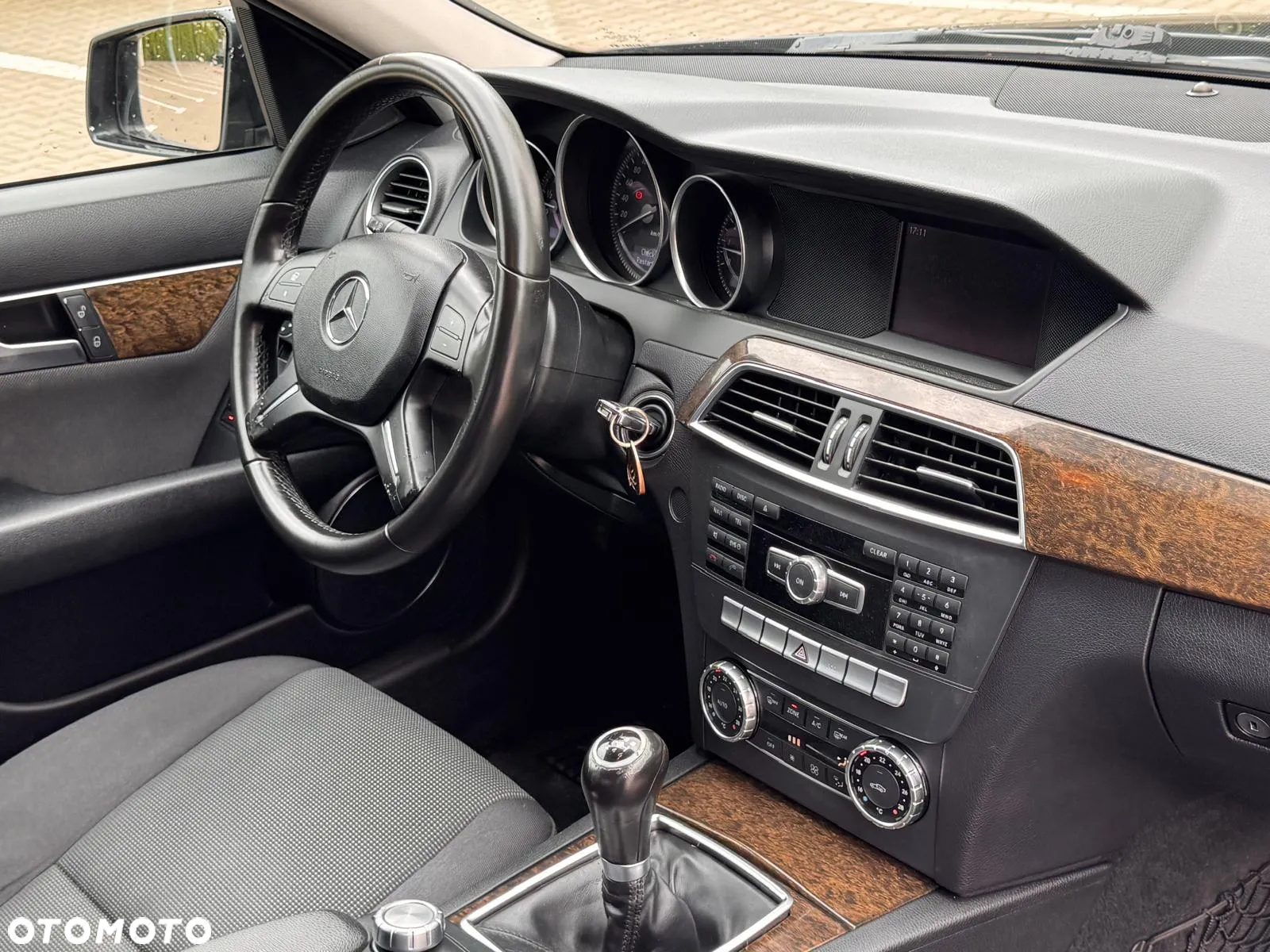 Mercedes-Benz Klasa C 180 CGI BlueEFFICIENCY - 32
