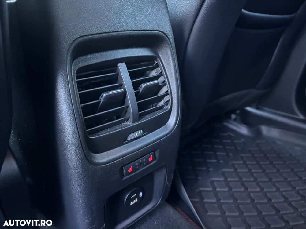 Ford Kuga ver-2-5-duratec-phev-st-line-x - 24