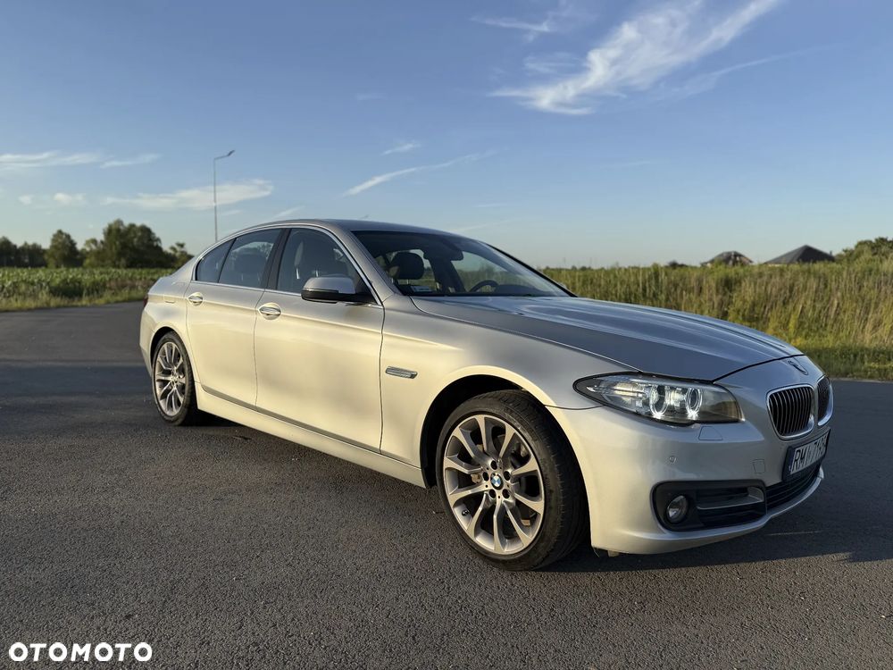 BMW Seria 5 528i xDrive Luxury Line - 7