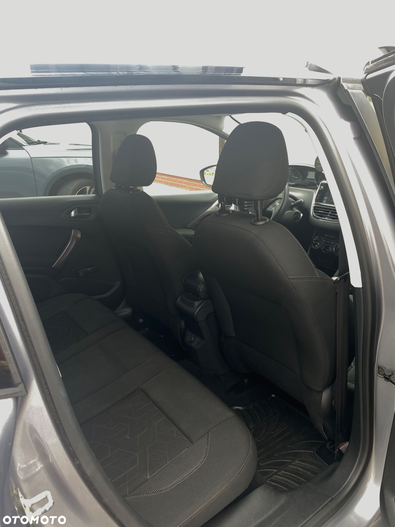 Peugeot 2008 - 24