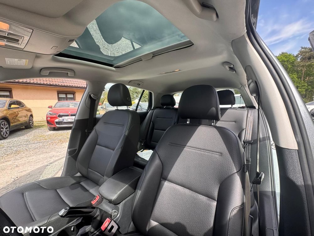 Volkswagen Golf - 32