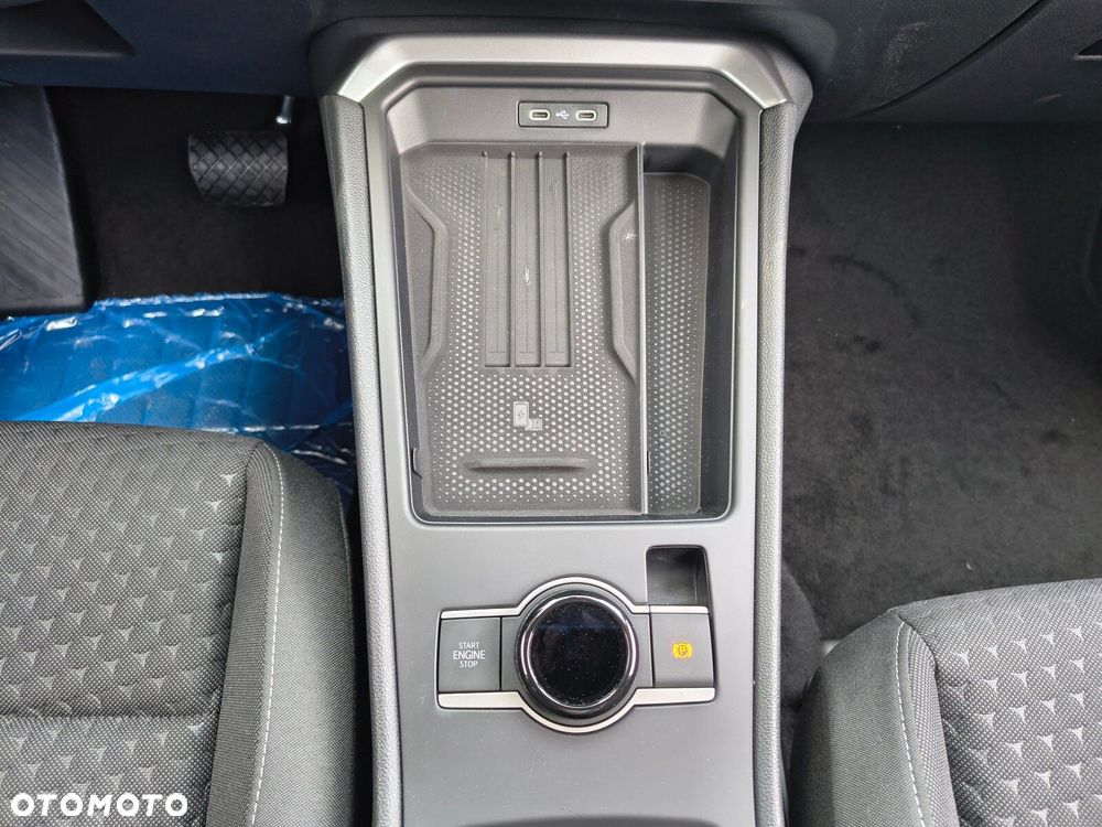 Volkswagen T-Roc - 16