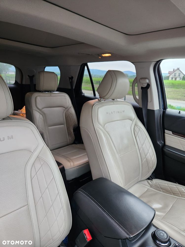 Ford Explorer - 13