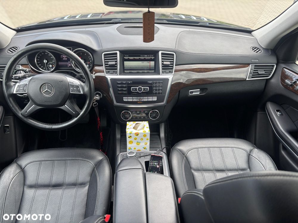 Mercedes-Benz GL - 12