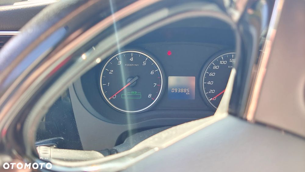 Mitsubishi Outlander 2.0 Invite + 2WD - 7