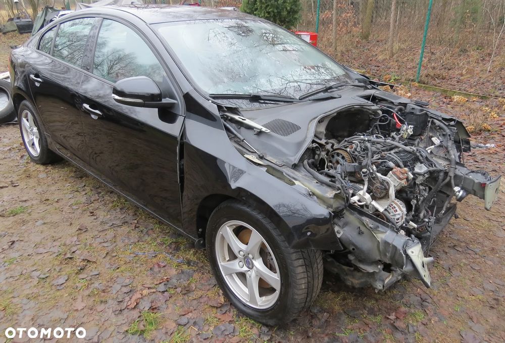 VOLVO S60 II 2.0 D2 LAKIER 717-46 NA CZĘŚCI - 2