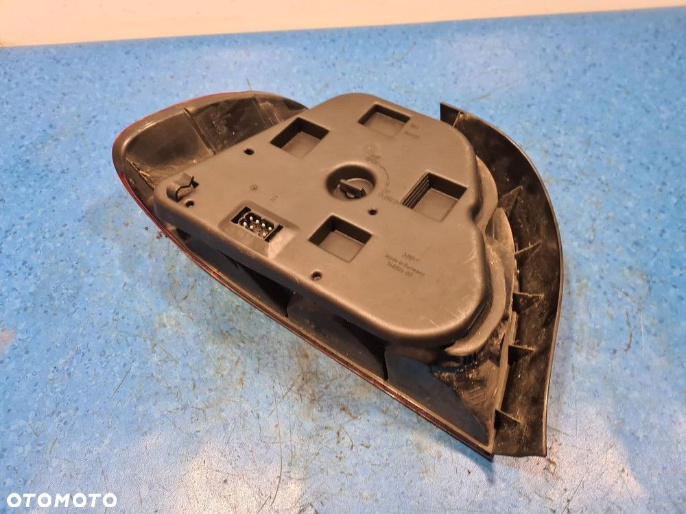 BMW 5 E39 SEDAN LAMPA TYŁ PRAWA ZEWNĘTRZNA - 9