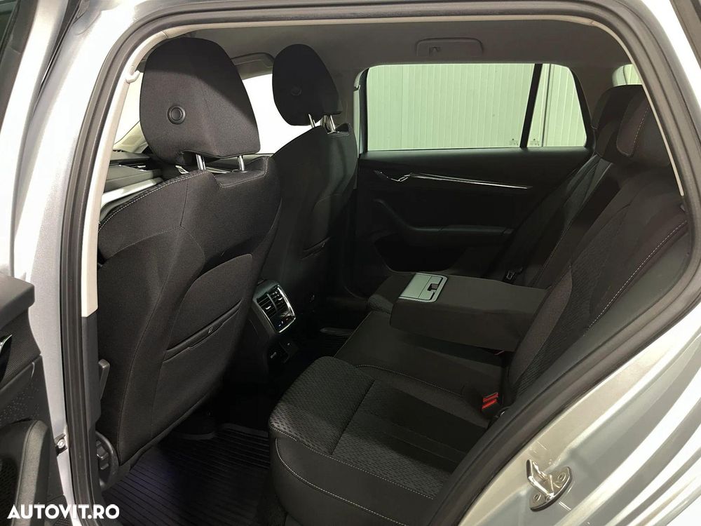 Skoda Octavia 2.0 TDI DSG Style - 12