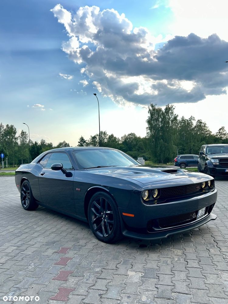 Dodge Challenger - 3
