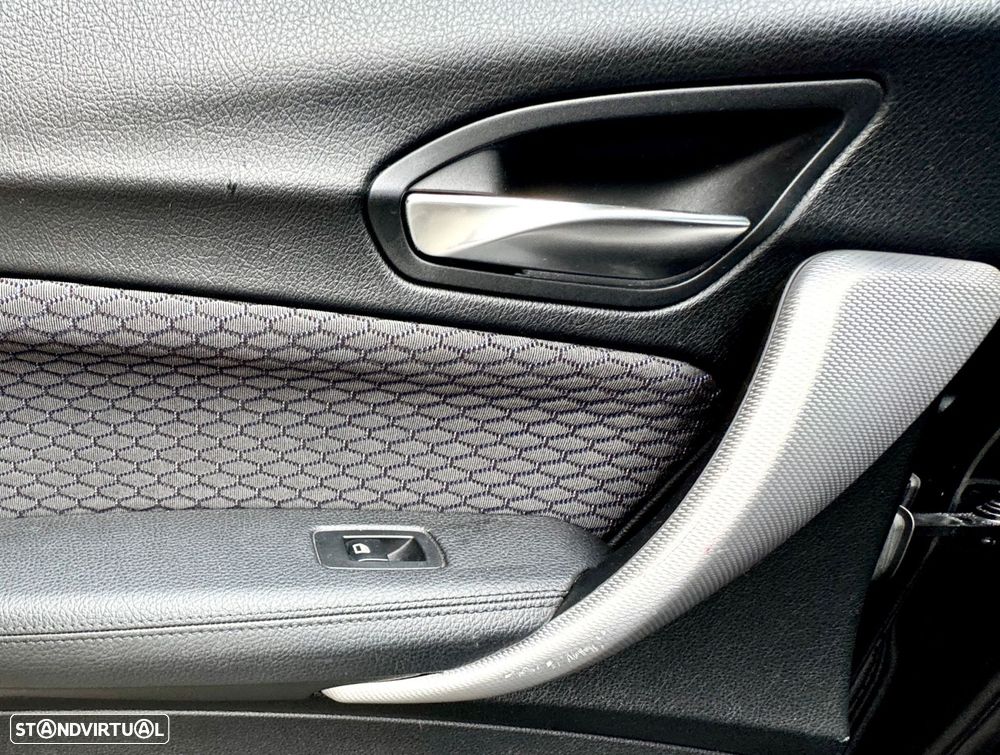 BMW 118 d Pack M - 23