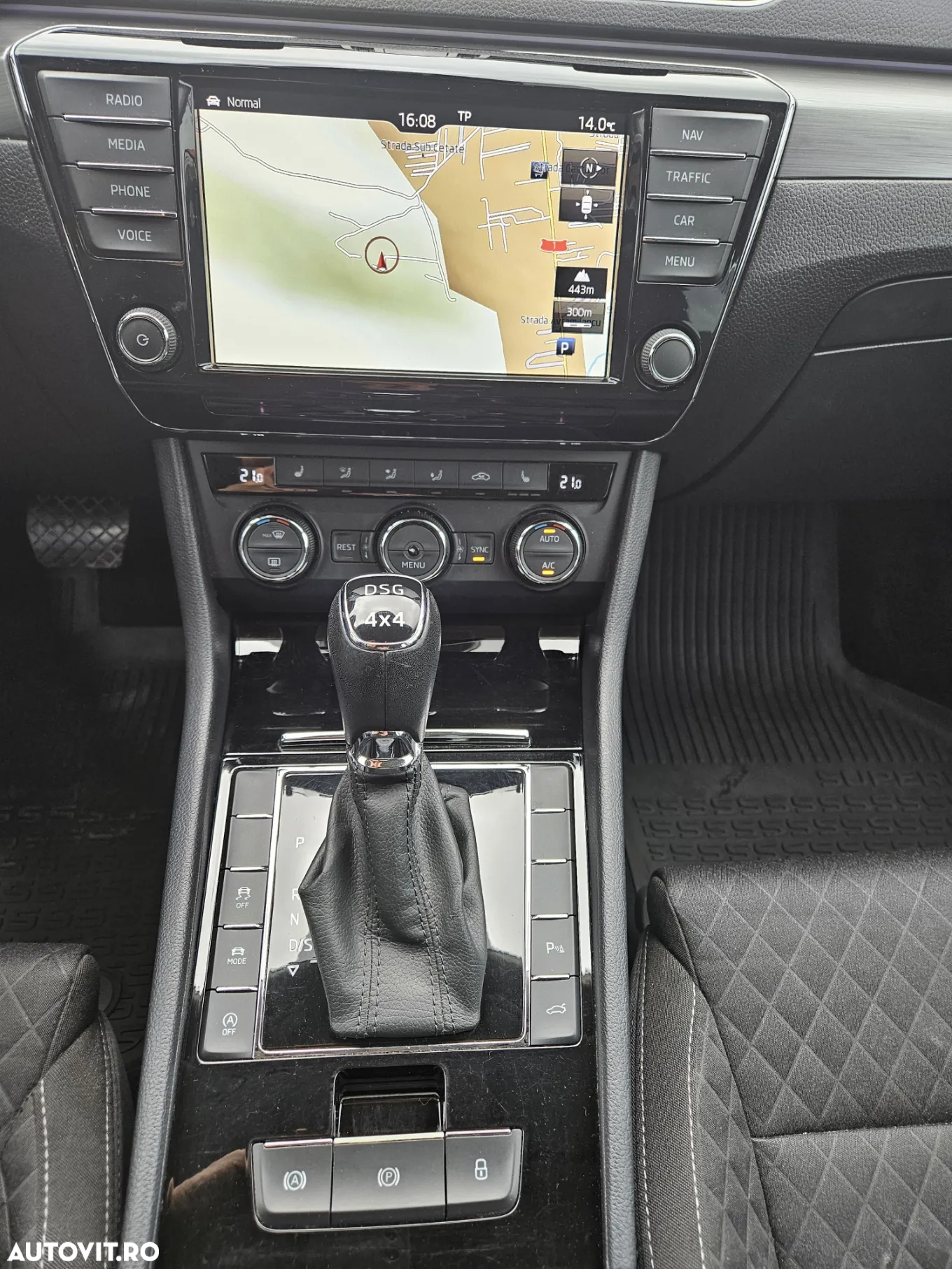 Skoda Superb 2.0 TDI DSG 4X4 Style - 8