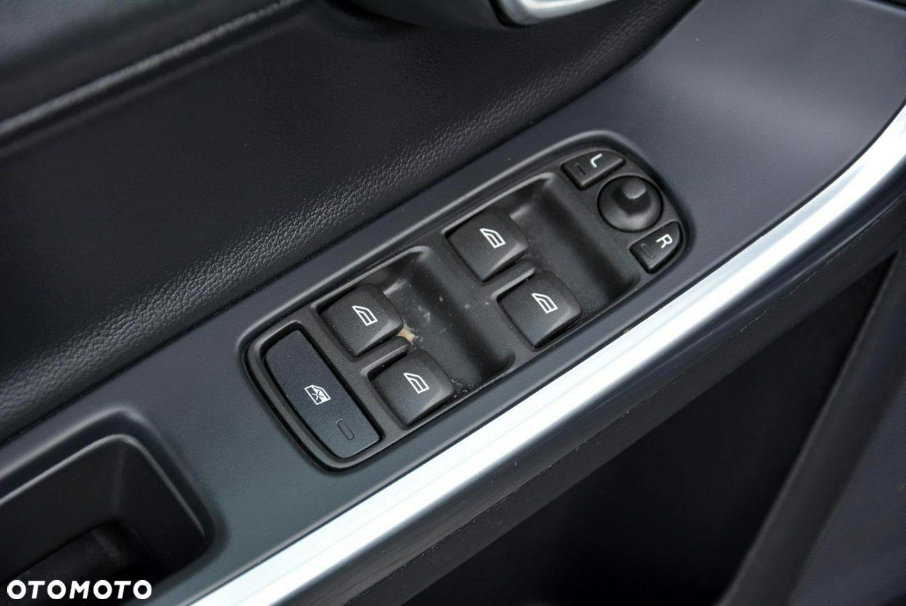 Volvo V60 D4 Geartronic Momentum Pro - 28