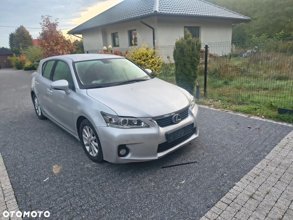 Lexus CT - 12