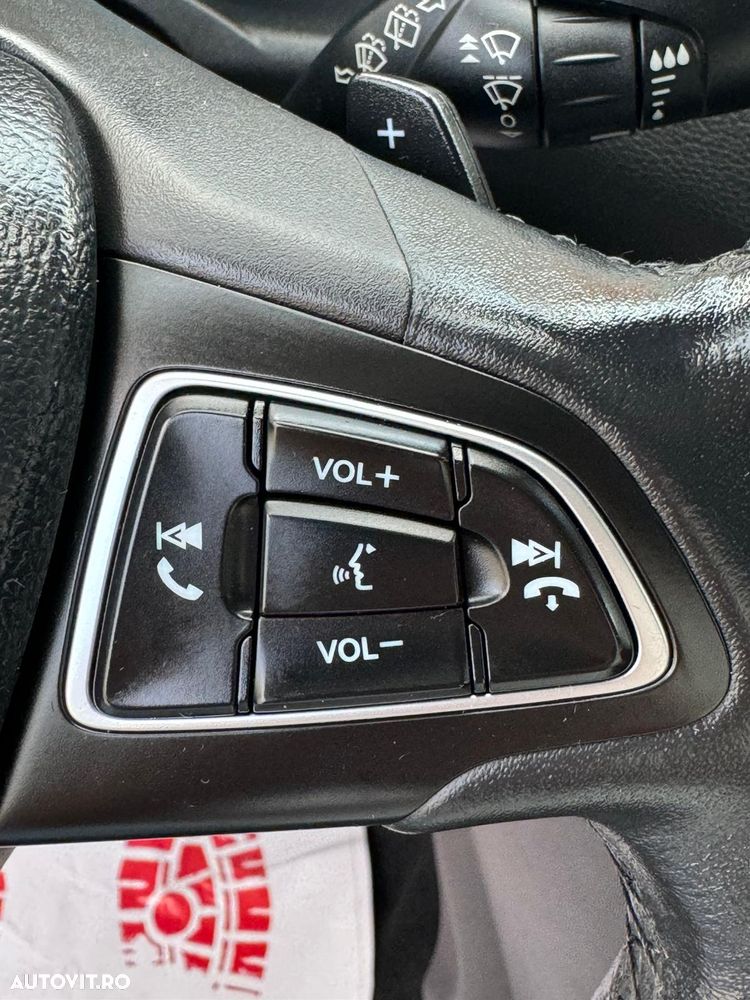 Ford Kuga - 22