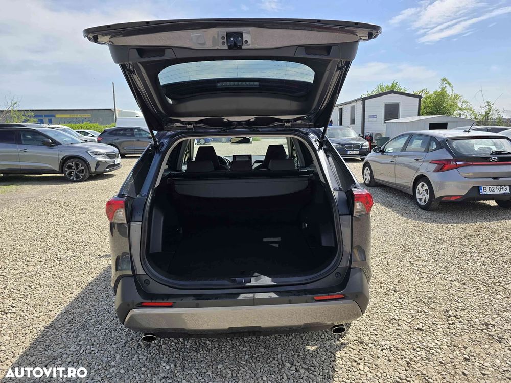 Toyota RAV4 - 8