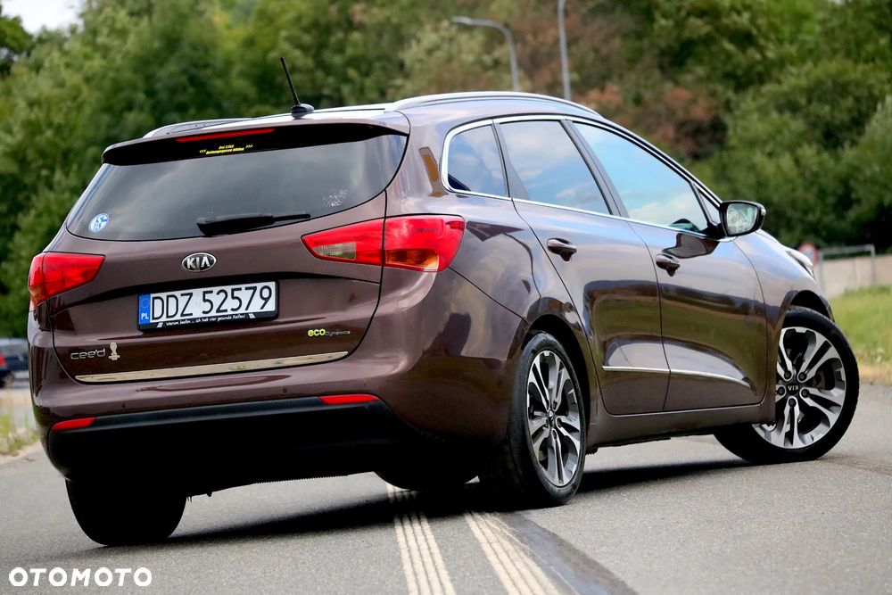 Kia Ceed 1.6 CRDi 128 Fifa World Cup Edition - 26