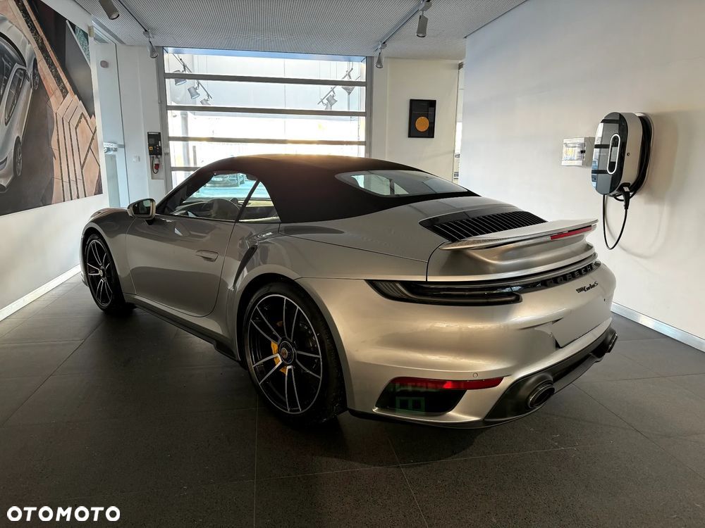 Porsche 911 Carrera Turbo S Cabrio - 2