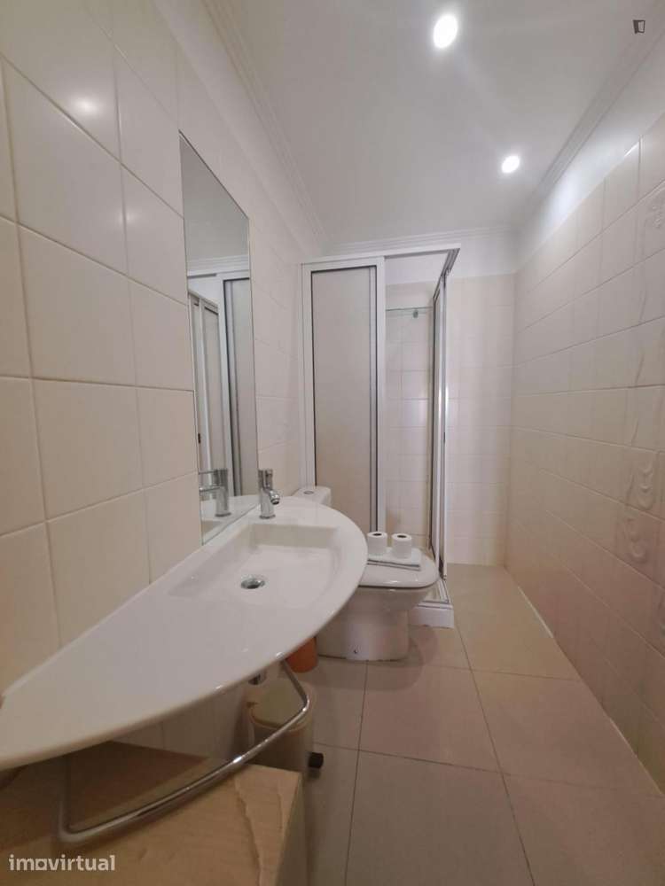 Quarto - localizado em Arroios Lisbon - Grande imagem: 3/22