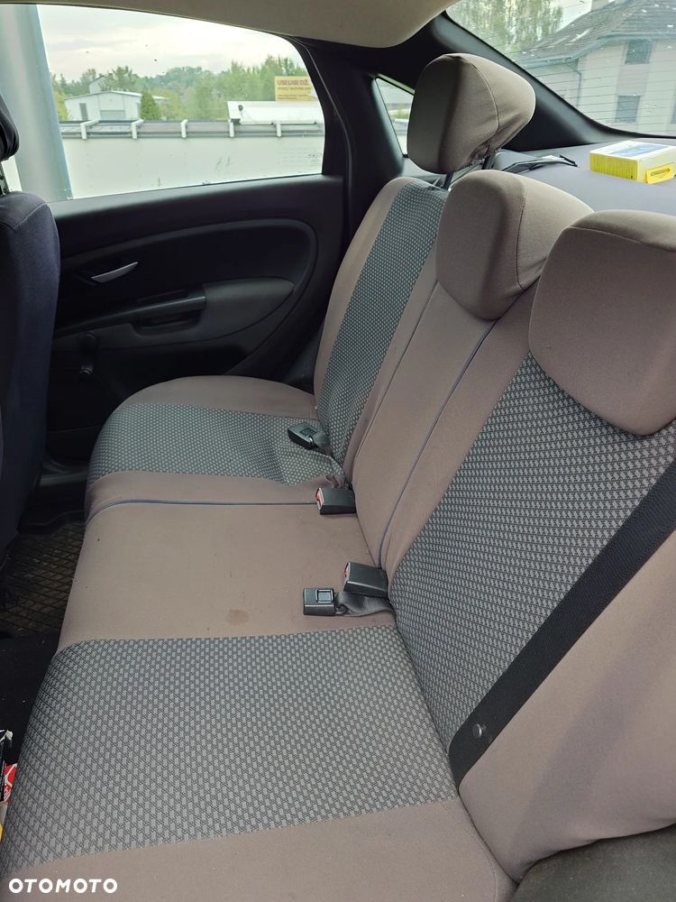 Fiat Linea 1.4 Dynamic Euro5 - 16